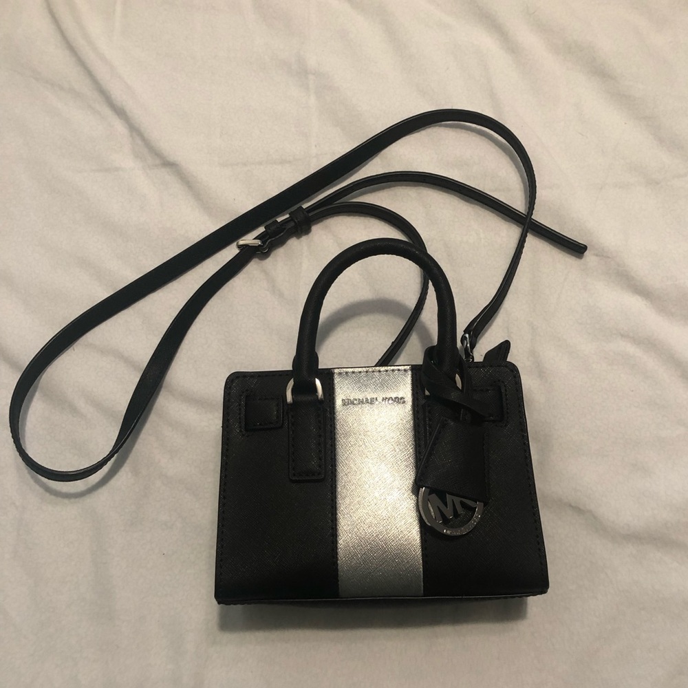 Michael Kors mini purse w removable shoulder strap
